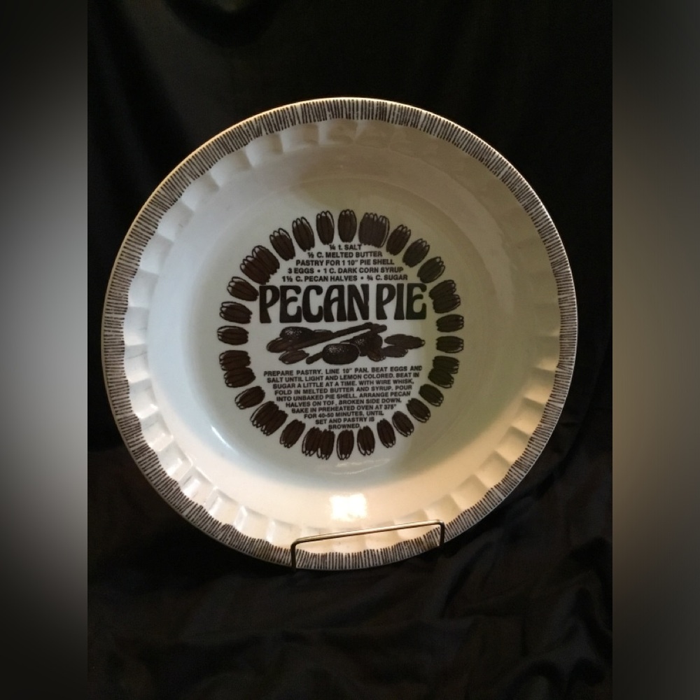 Vintage Pecan Pie Ceramic Pie Pan Pie Dish, Granny Core Holiday Cooking